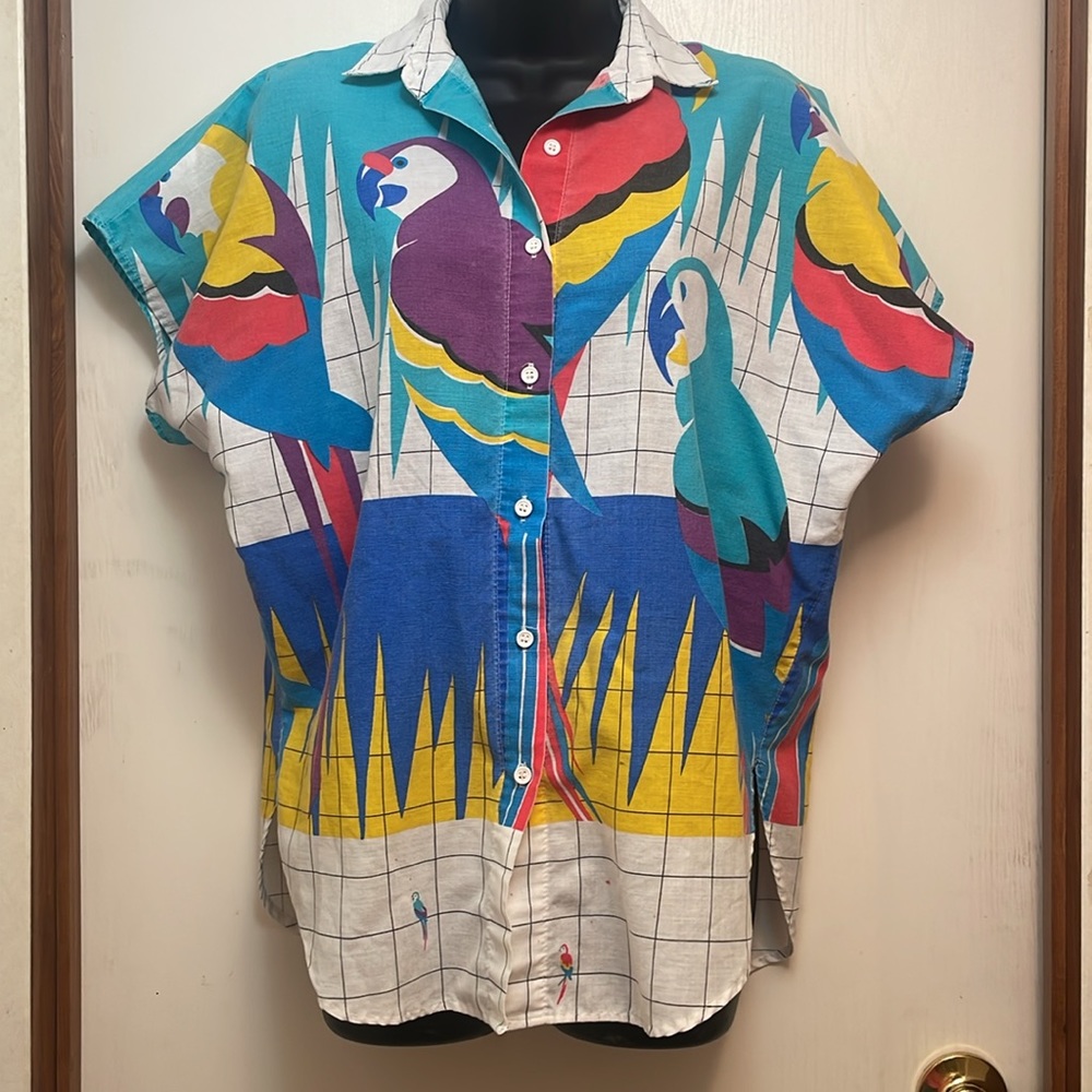 Carrie Beene size small or medium vintage button-down‎ women’s shirt